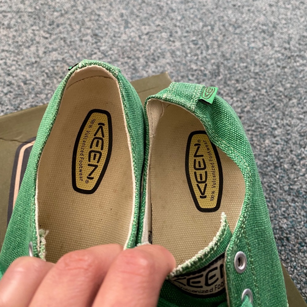 Keens lace up shoe